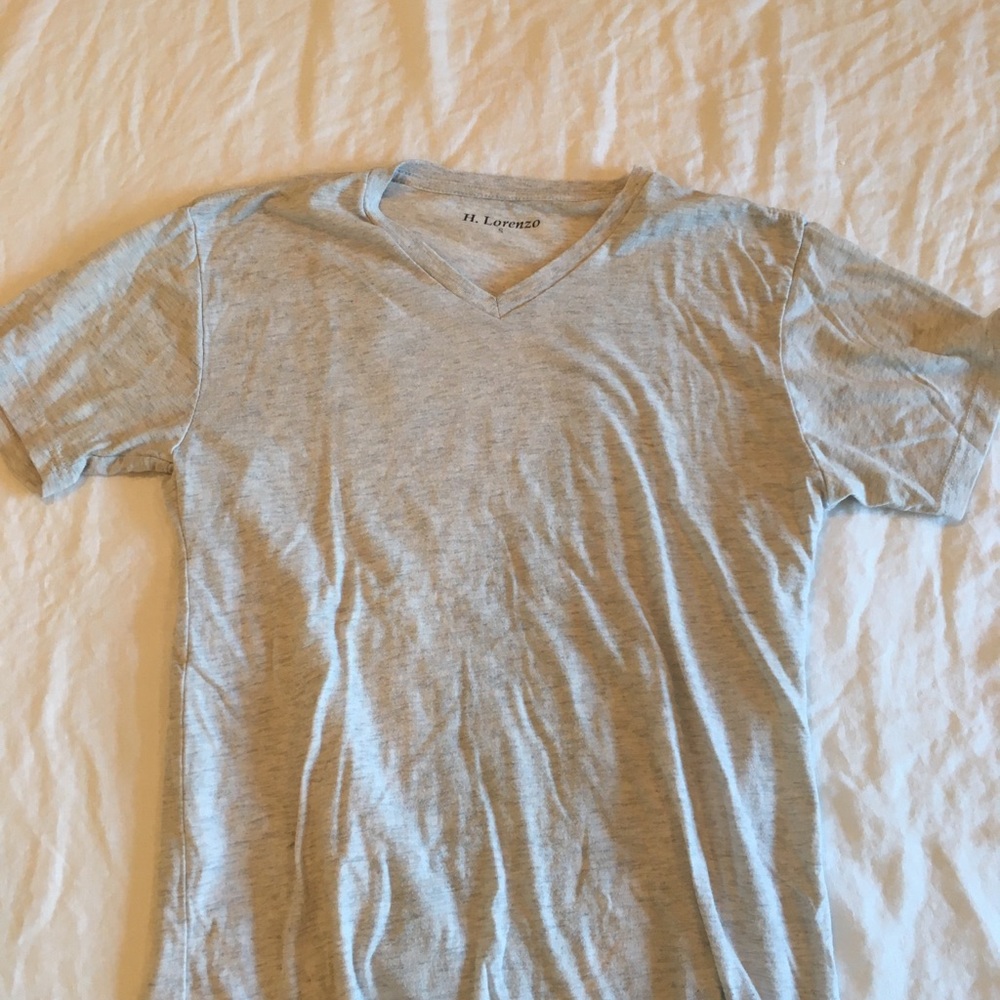 H Lorenzo vneck shirt